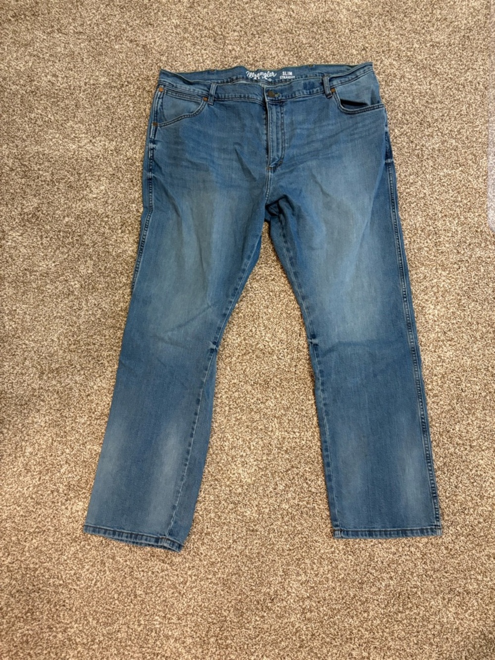 Wrangler Men's slim Straight Jeans in Blue